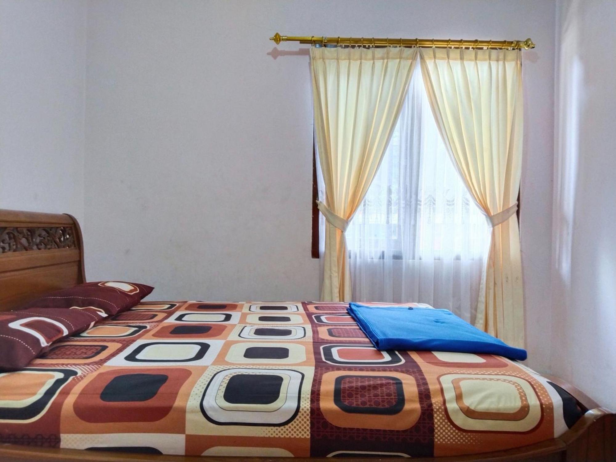 Villa Yustisia Curug 7 Cilember Tjisarua Exterior foto