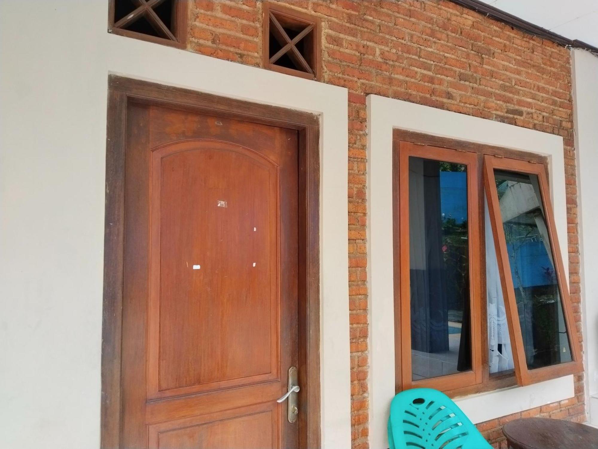 Villa Yustisia Curug 7 Cilember Tjisarua Exterior foto